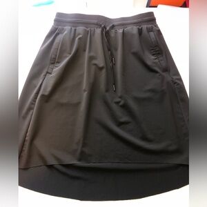Black hi-lo skirt | Size Medium